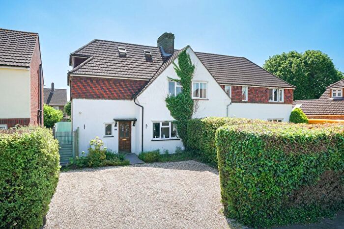 4 Bedroom Semi-Detached House For Sale In Meadow Way, Caddington, LU1