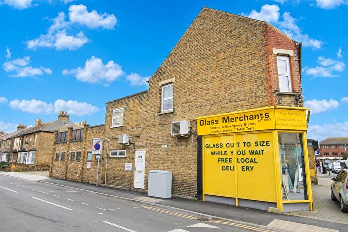 3 Bedroom Maisonette For Sale In Fairfield Road, West Drayton, UB7