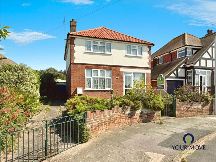 3 Bedroom Detached House For Sale In Cumberland Avenue, Broadstairs, Kent, CT10