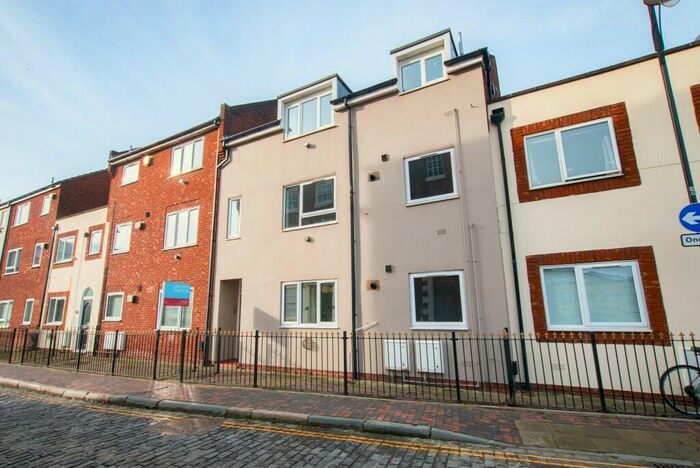 Studio To Rent In High Street, Hull, East Riding Of Yorkshire, HU1