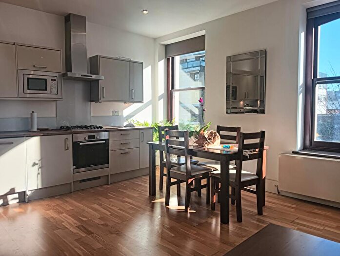 1 Bedroom Apartment To Rent In York Road, Battersea, SW11