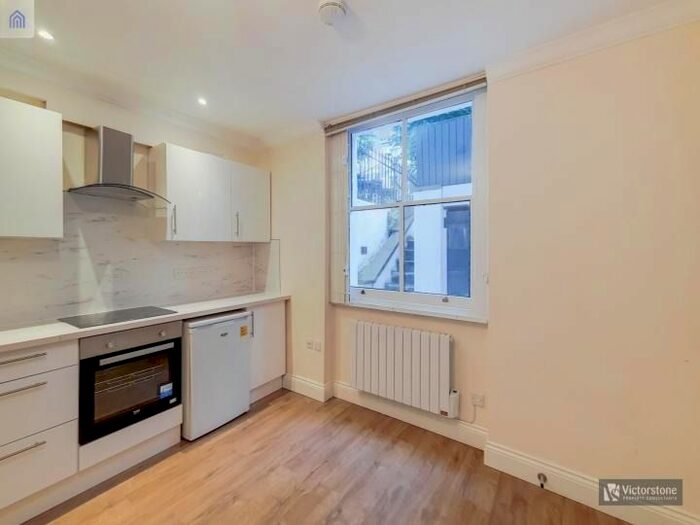 Studio To Rent In Bamborough Gardens, Shepard's Bush, London W12