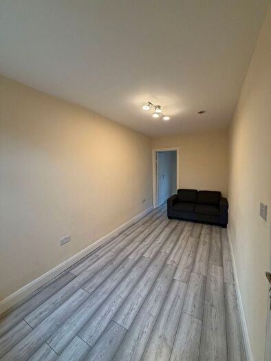 1 Bedroom Flat To Rent In St. Stephens Road, Barnet, EN5