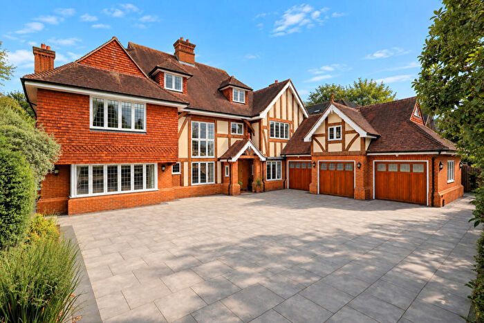 6 Bedroom Detached House For Sale In Elm Grove, Emerson Park, RM11