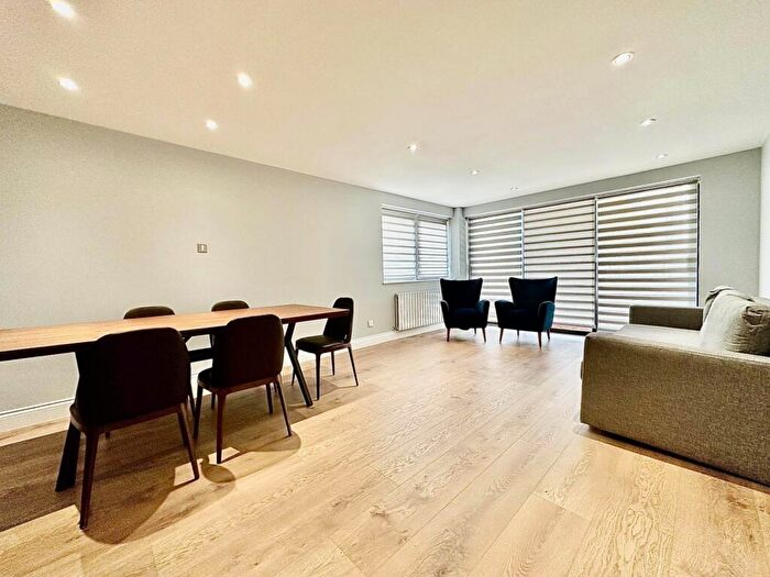 3 Bedroom Flat To Rent In Westferry Road, London, E14