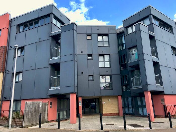 Studio To Rent In Bramley Crescent, Ilford, IG2