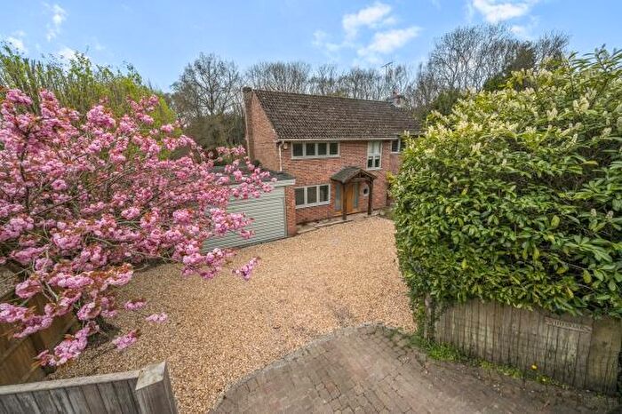 4 Bedroom Detached House For Sale In Whiteoaks, Bucklebury Alley, Thatcham, RG18