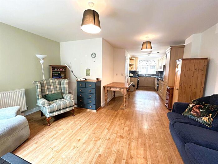 4 Bedroom Town House For Sale In Leighton Way, Belper, DE56