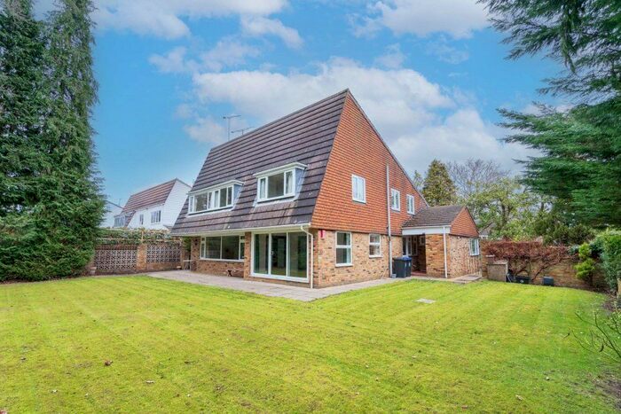 5 Bedroom Detached House To Rent In Meadway Park, Gerrards Cross, Buckinghamshire, SL9