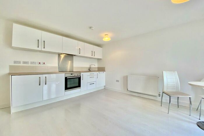 2 Bedroom Semi-Detached House To Rent In Holts Crest Way, Leeds, LS12