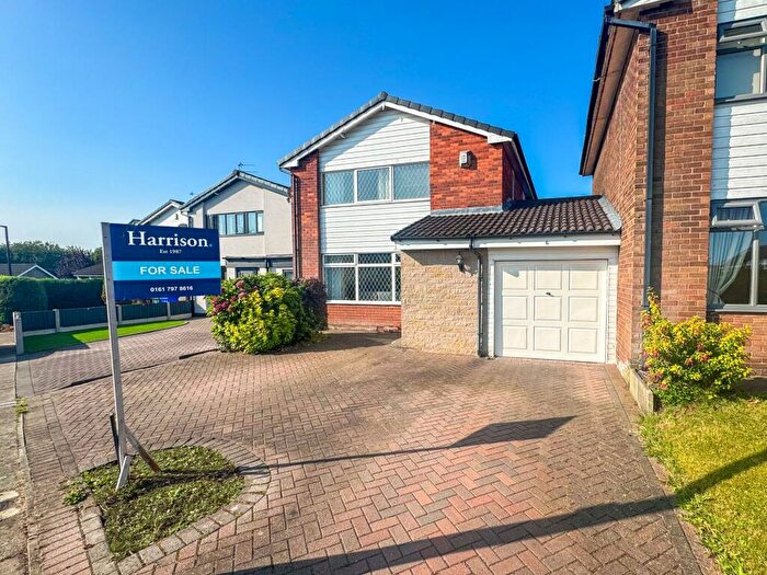 4 Bedroom Link Detached House For Sale In Buckingham Drive, Bury, BL8