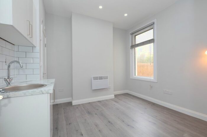 Studio To Rent In Honley Road, London, SE6