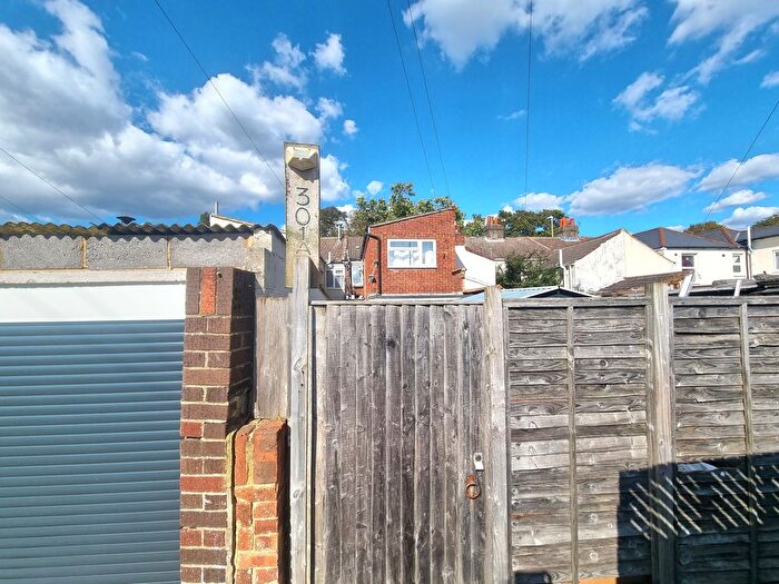 2 Bedroom Flat To Rent In Forton Road, Gosport, PO12