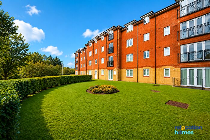 2 Bedroom Flat For Sale In Winnipeg Way, Broxbourne, EN10