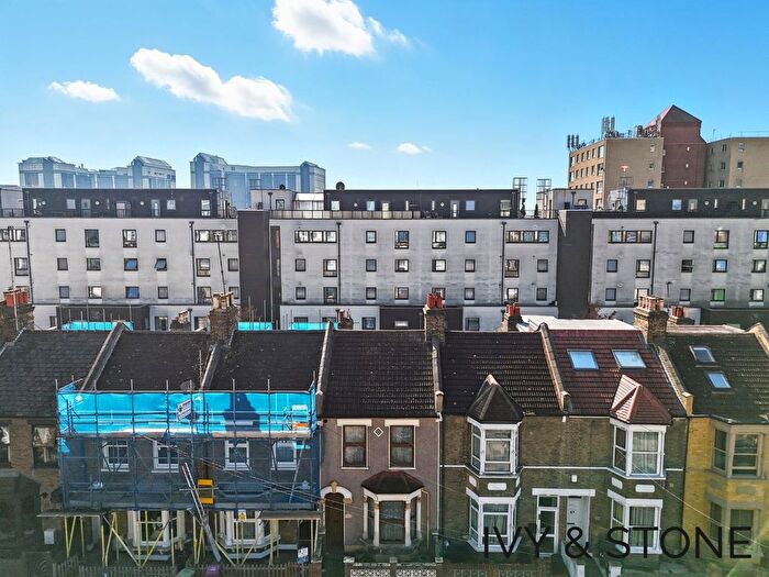 3 Bedroom Terraced House For Sale In Mellish Street, London, Greater London, E14