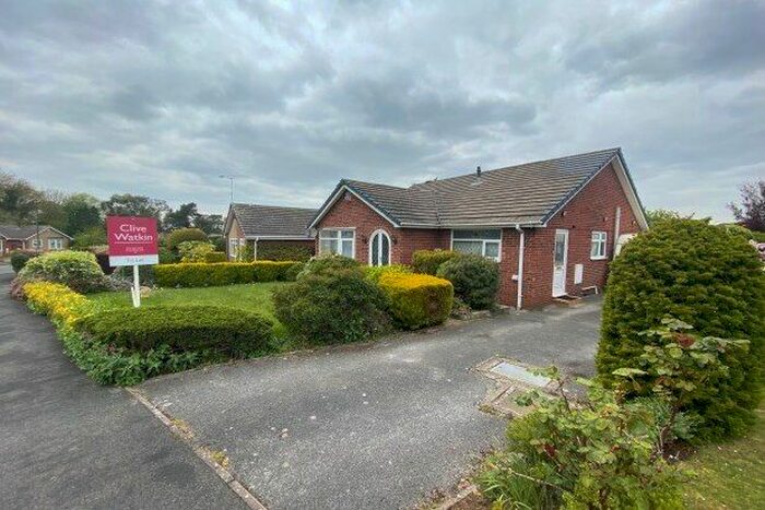3 Bedroom Detached Bungalow To Rent In Greasby, Wirral, CH49