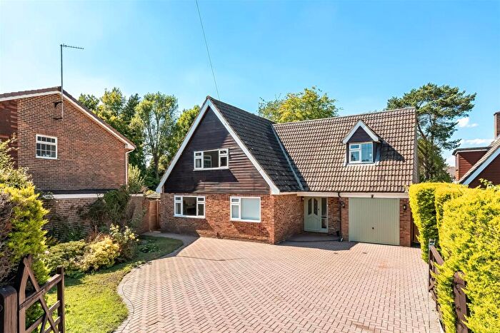 4 Bedroom Detached House For Sale In Matlock Road, Caterham, CR3