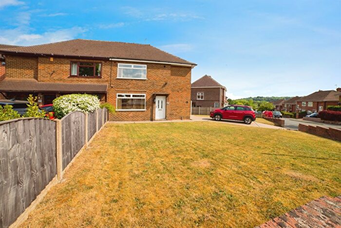 3 Bedroom Semi-Detached House For Sale In Buxton Avenue, Heanor, DE75