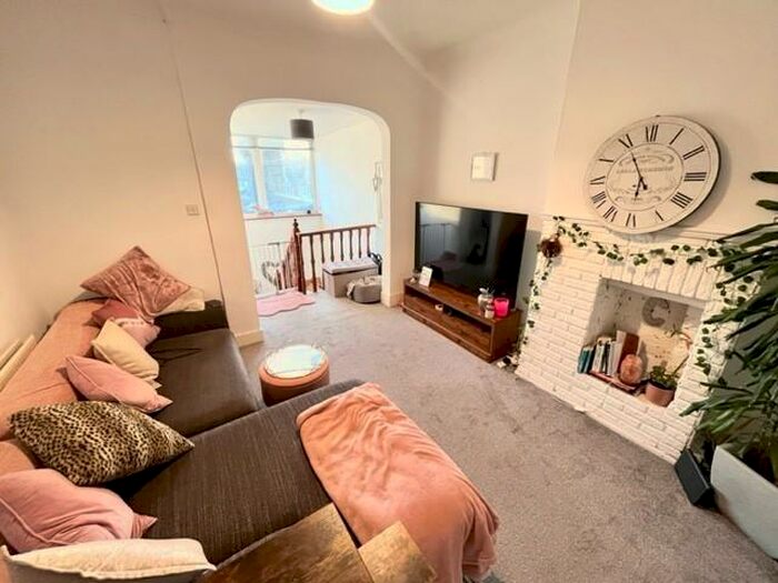 1 Bedroom Flat To Rent In Pembroke Crescent, Hove, BN3