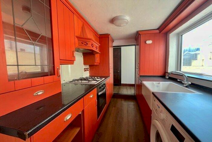 3 Bedroom Terraced House To Rent In Roberts Road, Gillingham, ME8