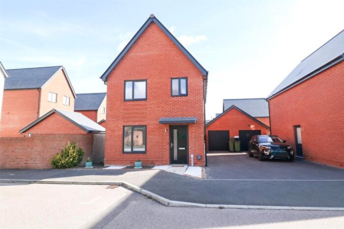 3 Bedroom Detached House For Sale In Dragoon Place, Folkestone, CT20