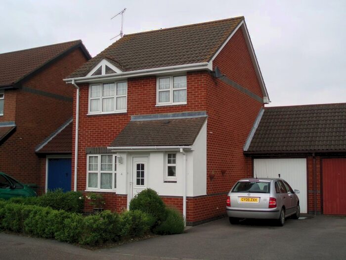 3 Bedroom Detached House To Rent In Gower Road, Horley, RH6