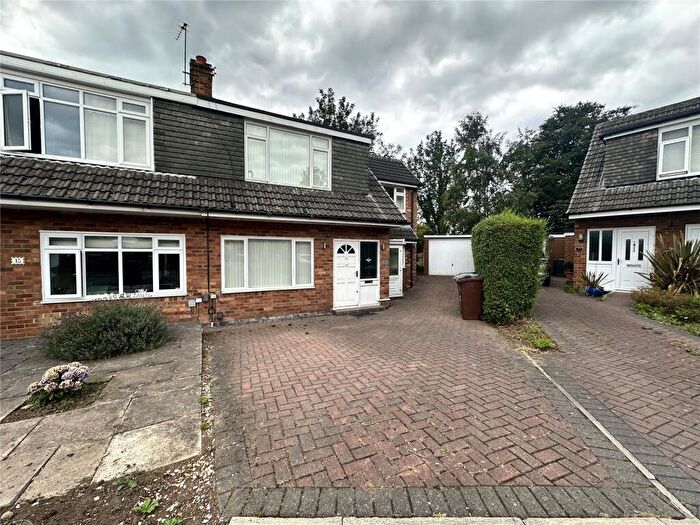4 Bedroom Semi Detached House To Rent In Highwood Grove, Moortown, Leeds, LS17