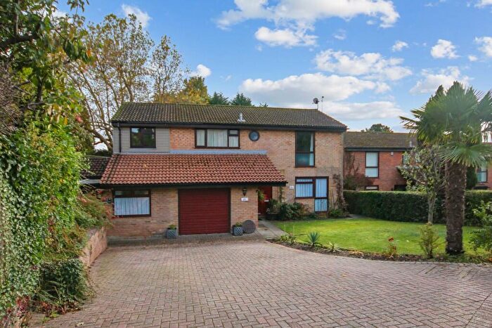 5 Bedroom Detached House For Sale In Barton Crescent, East Grinstead, West Sussex, RH19