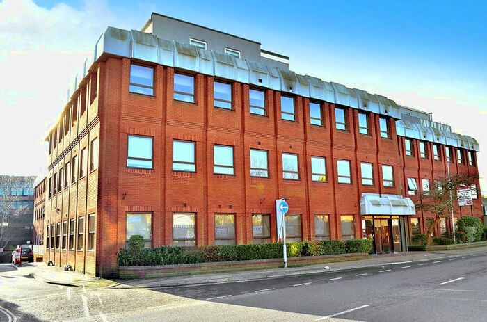 2 Bedroom Flat To Rent In East Grinstead, West Sussex, RH19