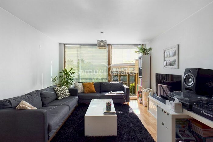 1 Bedroom Flat To Rent In Watermill Way, Colliers Wood, London, SW19