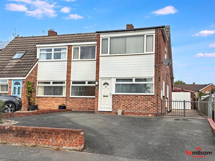 3 Bedroom Semi-Detached House For Sale In Westwood Park, Newhall, DE11
