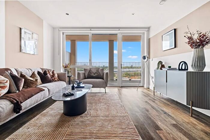 1 Bedroom Flat To Rent In Oliver Road, Leyton, E10