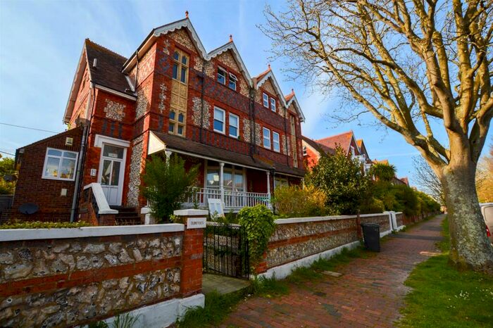 2 Bedroom Flat To Rent In Enys Road, Eastbourne, BN21
