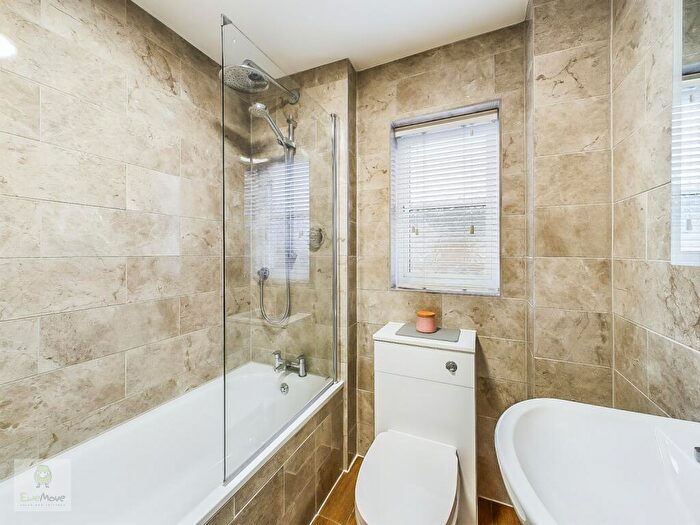 2 Bedroom Semi-Detached House For Sale In Sallow Close, St. Marys Island, Chatham, Kent, ME4