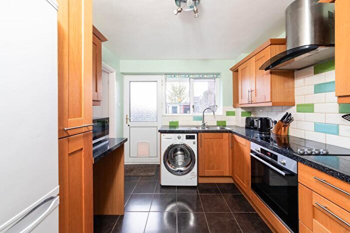 3 Bedroom Terraced House For Sale In Woodfield, Banbury, OX16