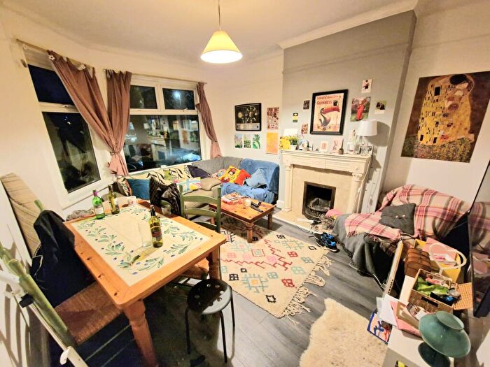 6 Bedroom Semi-Detached House To Rent In Bamford Road, Didsbury, M20