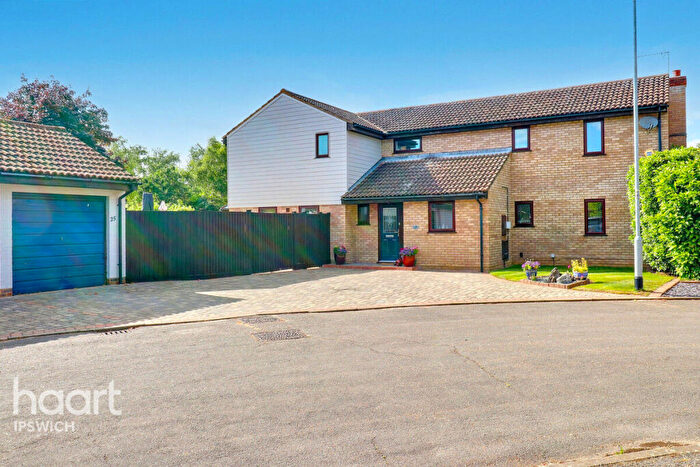 5 Bedroom Detached House For Sale In Saddlers Place, Martlesham, IP5
