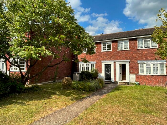 3 Bedroom Terraced House To Rent In Thorpes Close, Guildford, GU2