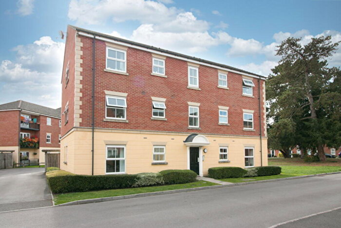 2 Bedroom Flat For Sale In Franklyn Road, Devizes, Wiltshire, SN10