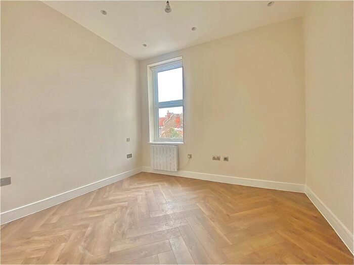 2 Bedroom House To Rent In Chichele Road, Brent, NW2