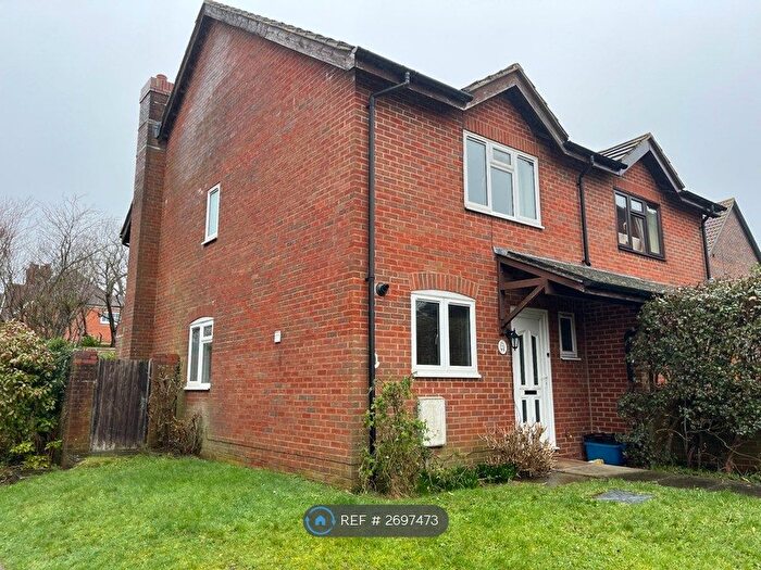 3 Bedroom Semi Detached House To Rent In Pipersfield, Ridgewood, Uckfield, TN22