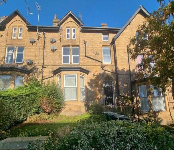2 Bedroom Flat To Rent In St Paul's Road, Bradford, BD8