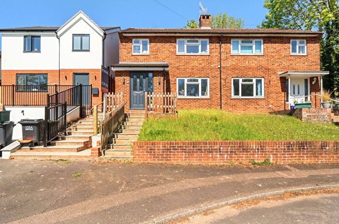 3 Bedroom Semi Detached House For Sale In Hadlow Road, Tonbridge, TN9