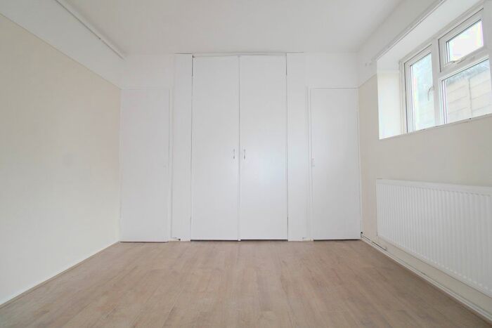 1 Bedroom Flat For Sale In Buck Lane, London, NW9