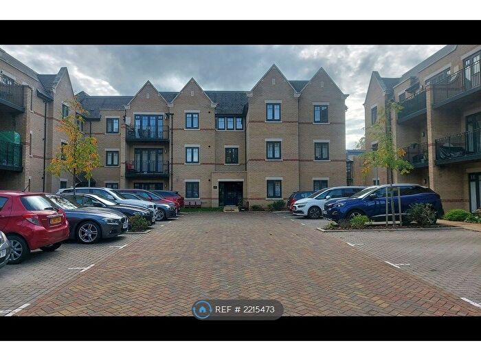 2 Bedroom Flat To Rent In Edwards Court, Watford, WD17