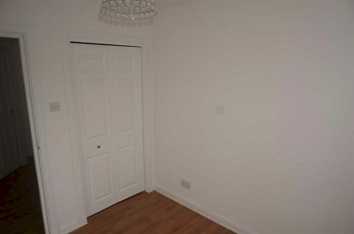 2 Bedroom Apartment To Rent In Mahon Court, Moodiesburn, G69