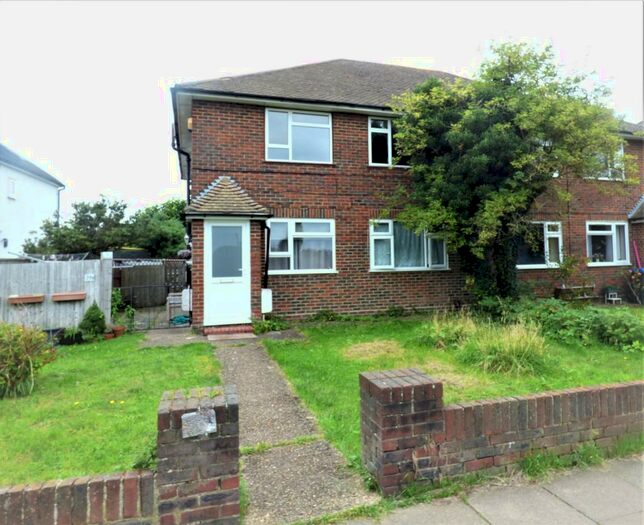 2 Bedroom Maisonette To Rent In Windsor Avenue, New Malden, KT3