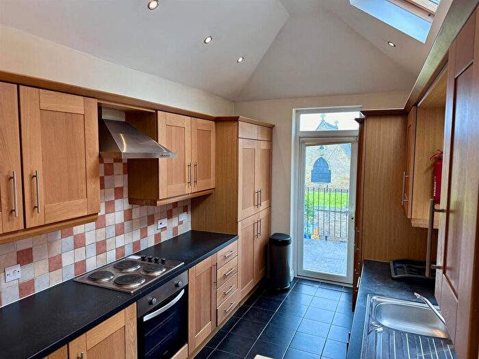 6 Bedroom Flat To Rent In Fairfield Road, West Jesmond, Newcastle Upon Tyne, NE2