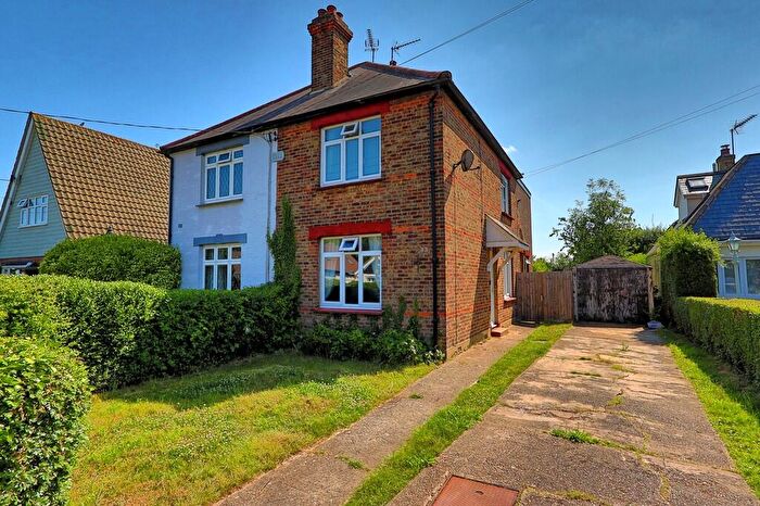 3 Bedroom Semi Detached House For Sale In Daws Heath, SS7