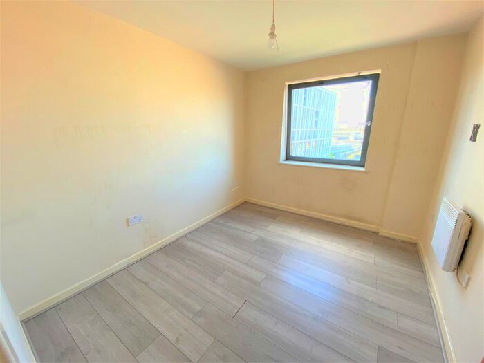 2 Bedroom Flat To Rent In High Street, London, E15